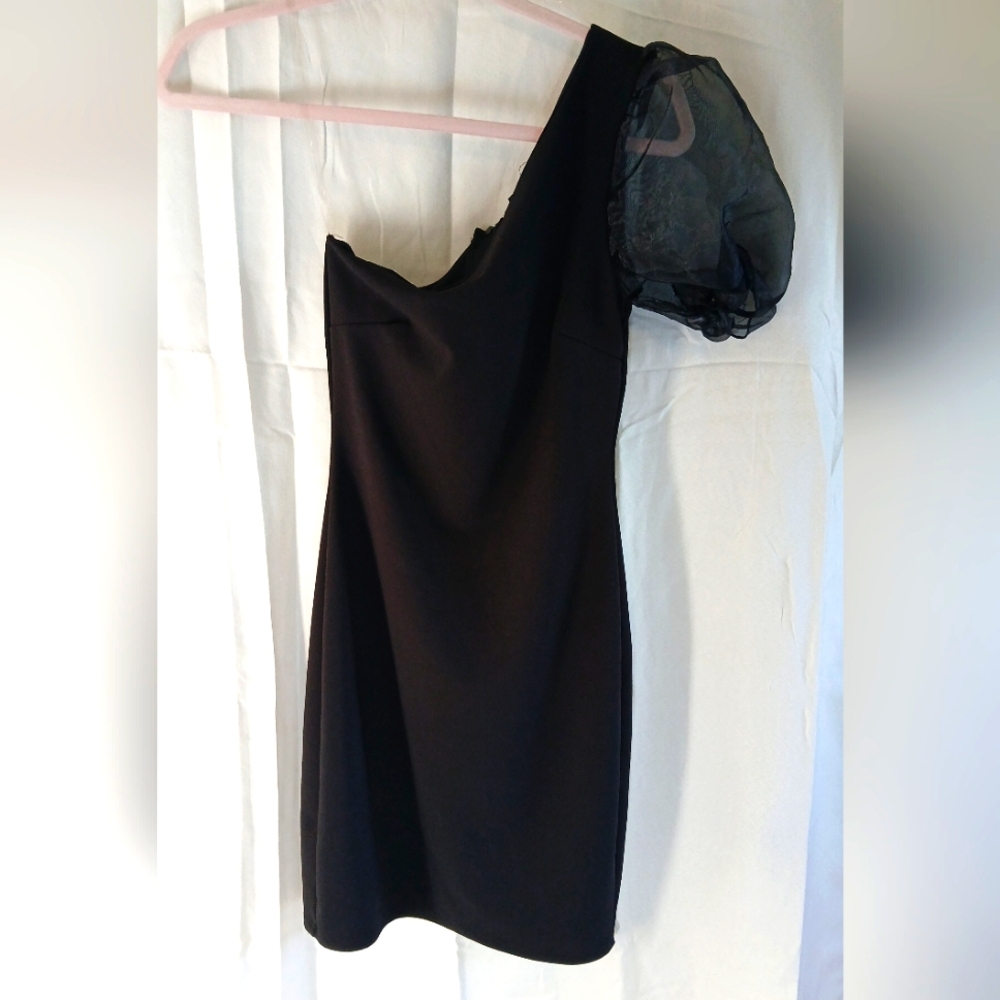 Windsor Black One-Shoulder Puff Sleeve Cocktail Dress